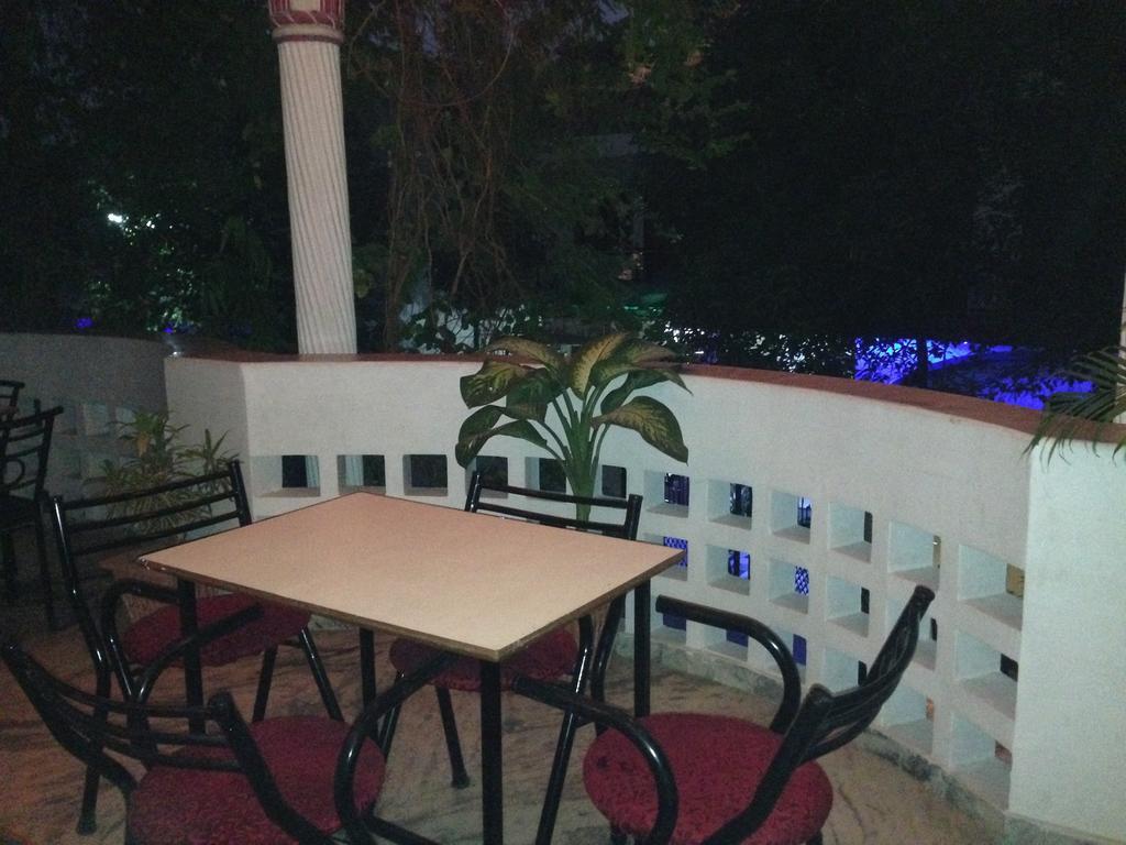 Thomas Home Stay Агра Экстерьер фото